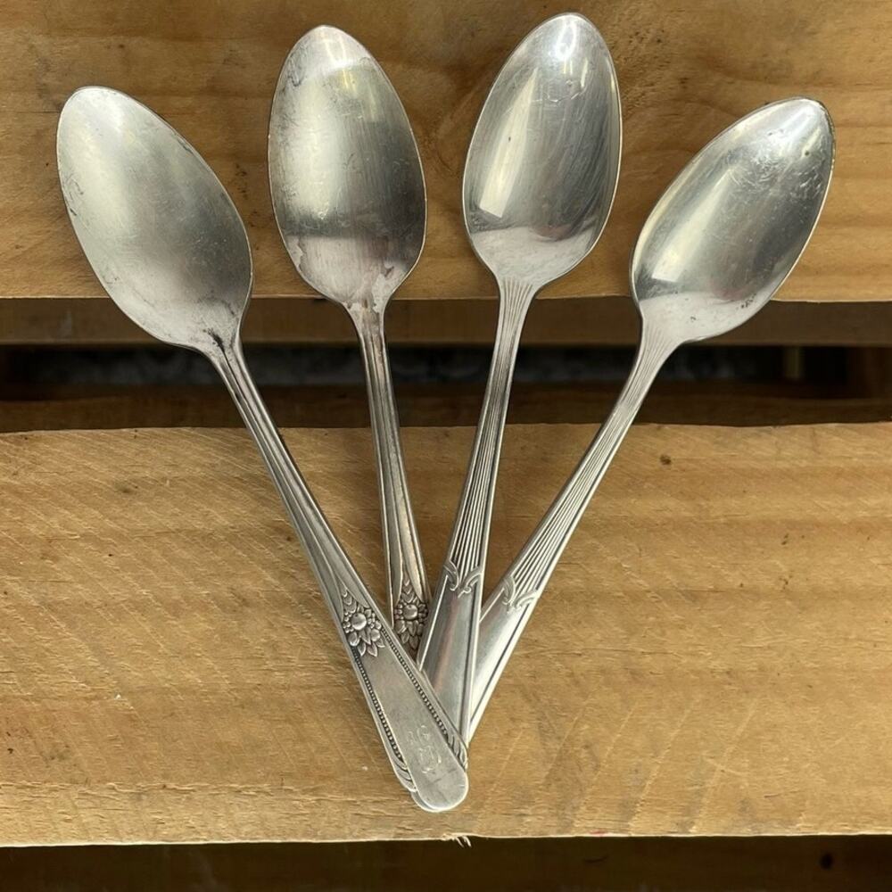 WM Rogers Spoons 2 MEMORY Hiawatha (engraved) and 2 Fidelis spoons